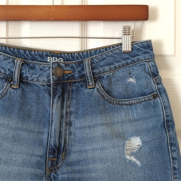 BDG Distressed Medium Wash High Rise Dree Cheeky Cut Off Denim Jean Shorts 28 - Picture 2 of 13